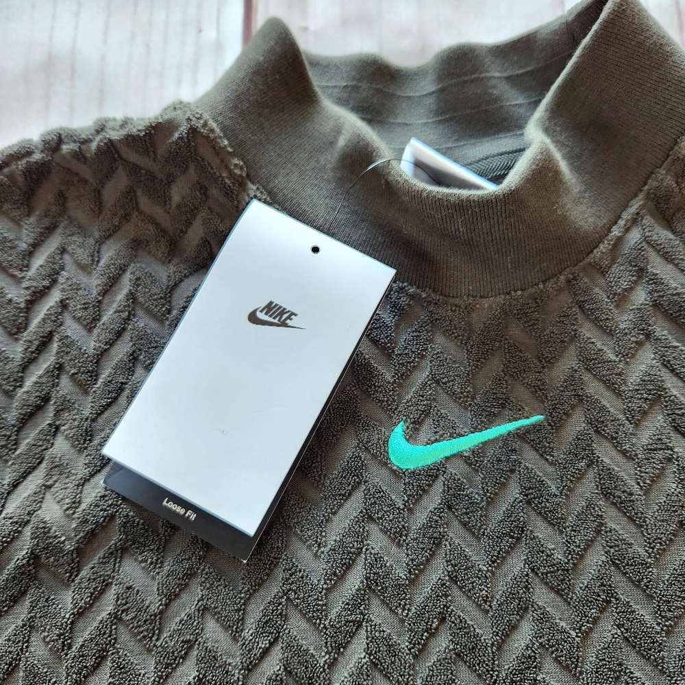 NWT Nike "Everyday Modern Allover Jacquard Boxy Top" Green Crop | Women's Size M - Picture 5 of 10
